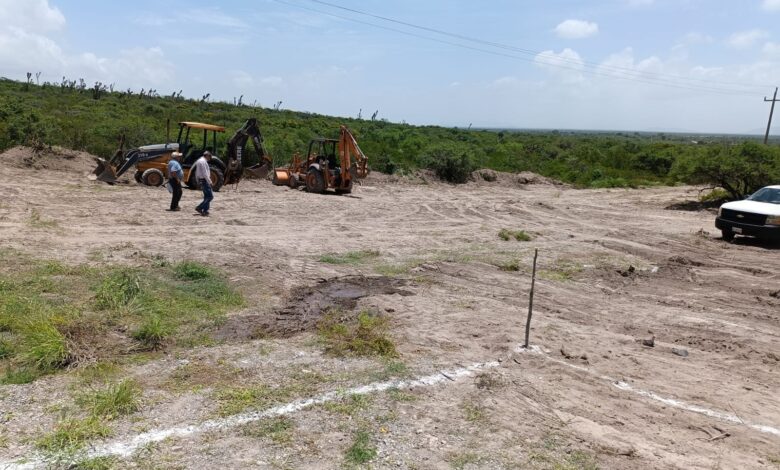 La Secretaría de Obras Públicas inició la construcción de un tanque que funcionará como sistema múltiple de agua potable en diversos ejidos del municipio de Tula.