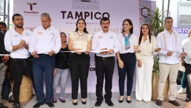 El Rector de la UAT, Dámaso Anaya Alvarado y la alcaldesa de Tampico, Mónica Villarreal Anaya, para impulsar la colaboración en materia académica, de investigación y desarrollo social.