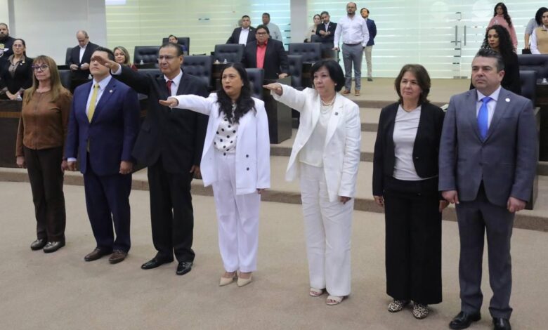Los tres integrantes del Comité de Evaluación tomaron protesta ante el Congreso del Estado.