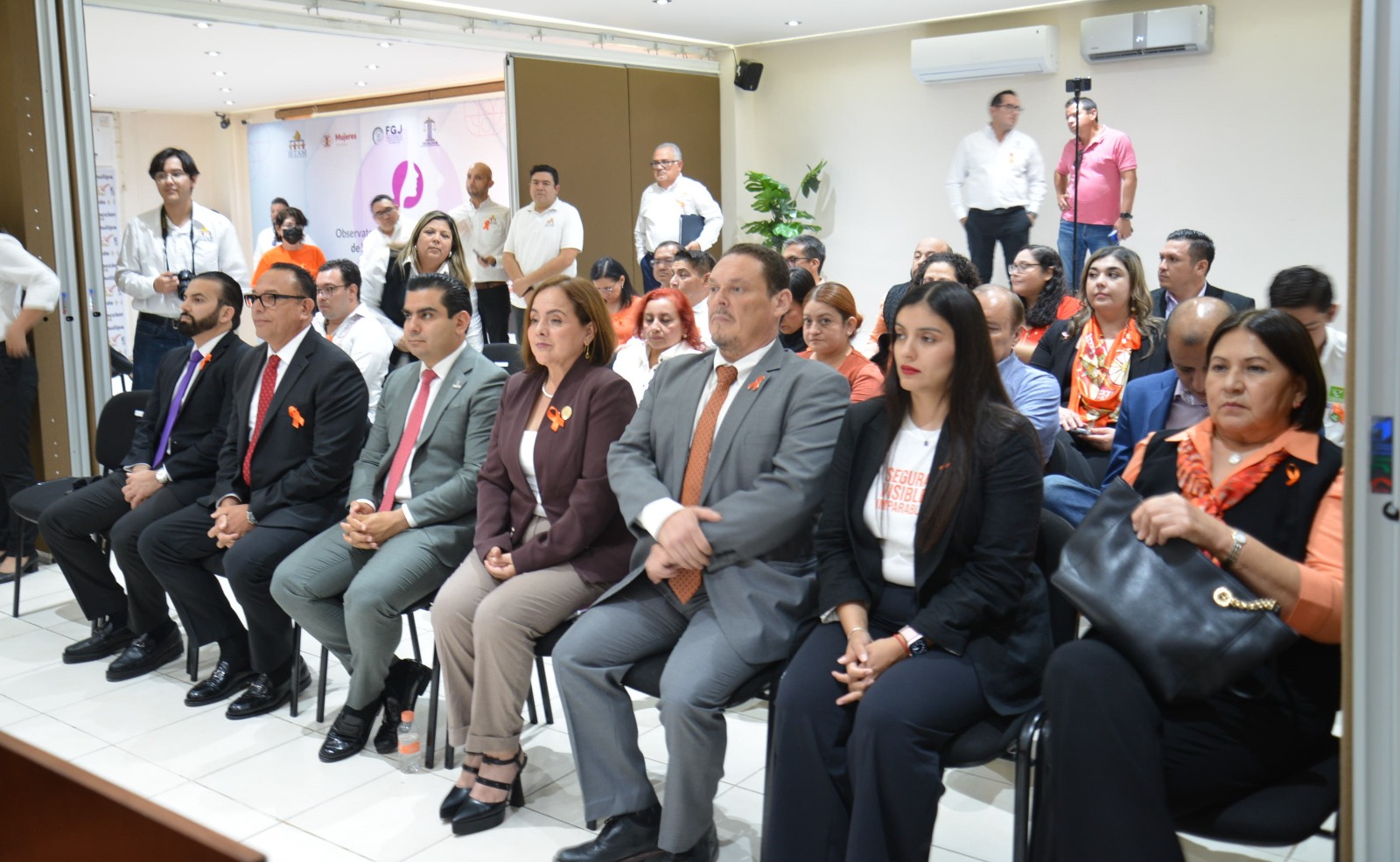 asistentes a la sesión 