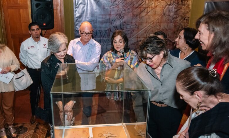 El evento en homenaje al artista tampiqueño, criado en Altamira, comenzó con un conversatorio encabezado por Viola Trigo junto a Rosa del Carmen Contreras; directora de Vinculación y Proyectos del ITCA y curadora de la muestra.