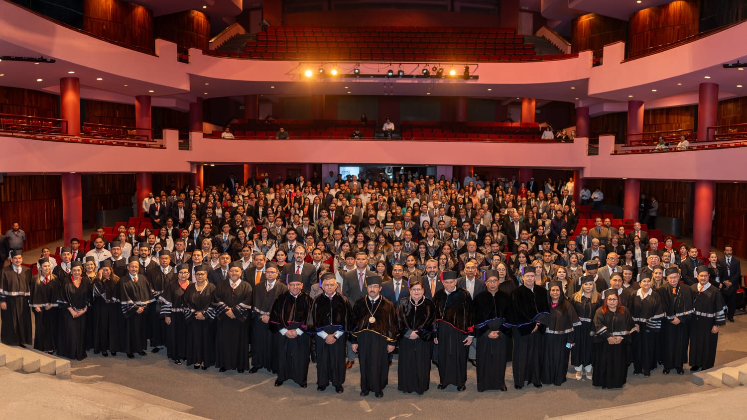 Se reconoció el esfuerzo y la dedicación de 193 galardonados en diversas categorías.