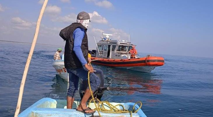 La Secretaría de Marina confirmó el rescate de los dos pescadores que permanecían como "no localizados".