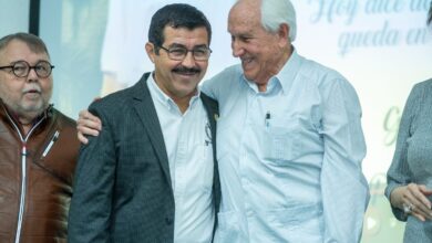 el Rector Dámaso Anaya expresó que la vida y obra de Luis Navarro Roso son ejemplo de dedicación y compromiso con la educación.
