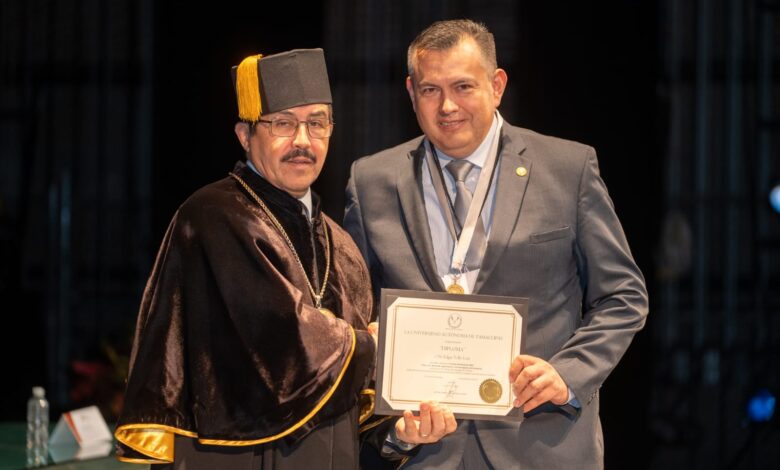 El Dr. Edgar Tello Leal, investigador de la Facultad de Ingeniería y Ciencias (FIC), recibió del Rector el Premio Universitario 2024 “General y Lic. Bernardo López García” en la Categoría Investigación de Excelencia.