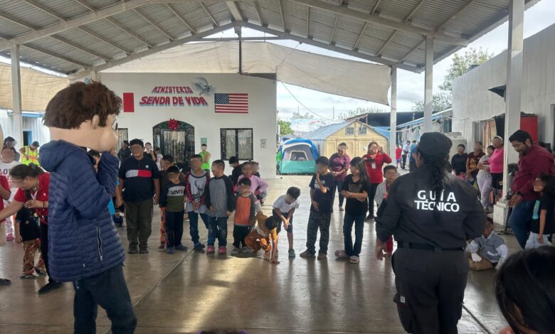 Adolescentes que cumplen una medida en externamiento en el municipio de Reynosa llevaron distintos donativos al albergue para migrantes Senda de Vida.