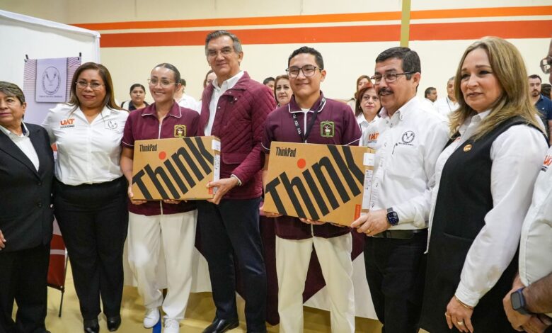 Más de cinco mil computadoras portátiles son destinadas al personal académico, así como a estudiantes de todos los planteles de la UAT.