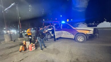 La Guardia Estatal entregó alimentos a personas en situación de calle en Reynosa.