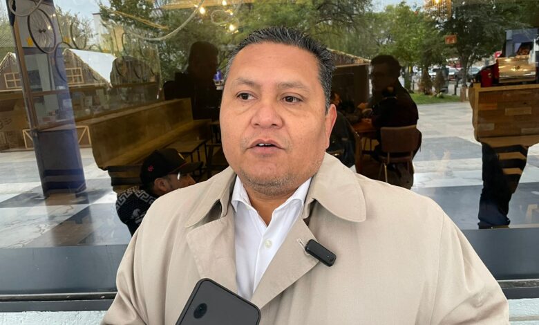 El ex diputado local, Marte Alejandro Ruiz Nava afirmó que es objeto de una persecución por defender a los hombres.