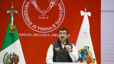 Preside el Rector Dámaso Anaya Alvarado, la ceremonia cívica de apertura a las actividades académicas en la UAT.