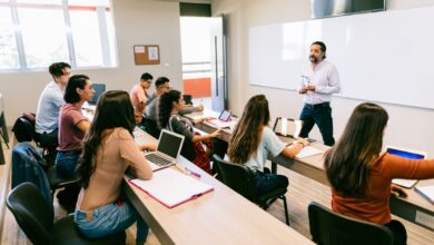 Dos escuelas de nivel superior en Matamoros y Nuevo Laredo, perderán el reconocimiento de validez oficial de estudios.