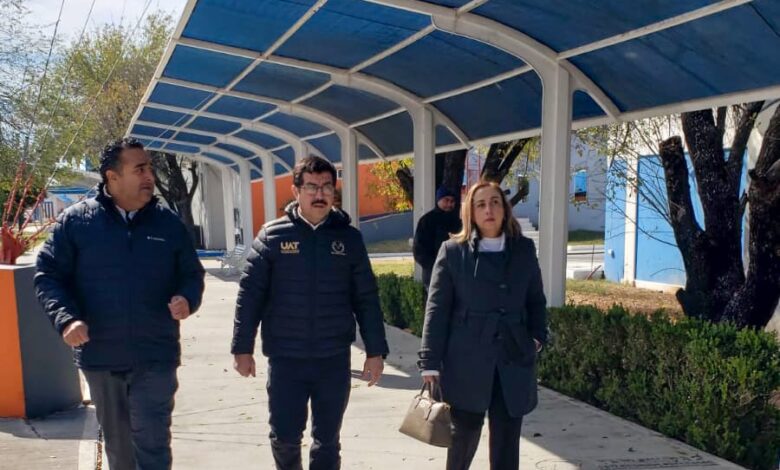 Dámaso Anaya Alvarado, visitó la Facultad de Comercio, Administración y Ciencias Sociales Nuevo Laredo, donde supervisó el refugio temporal habilitado para apoyar a las personas ante las bajas temperaturas.