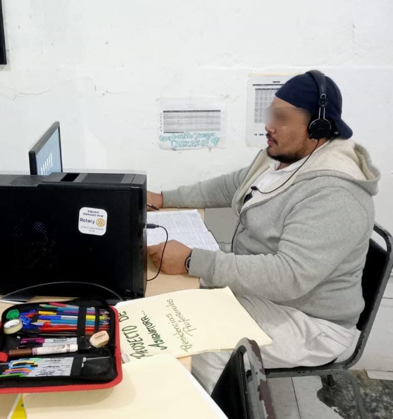 Hay cuatro estudiantes que actualmente se encuentran cursando estas carreras.