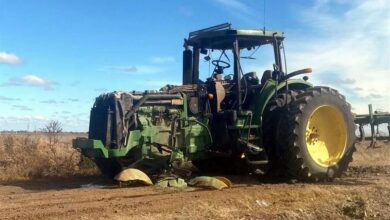 Un tractor resultó afectado por un artefacto explosivo en San Fernando.