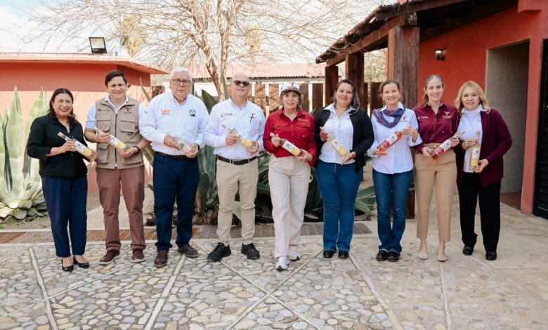 Buscarán impulsar una estrategia conjunta para detonar la industria del mezcal en el municipio con una visión humanista, cultural y de desarrollo económico.