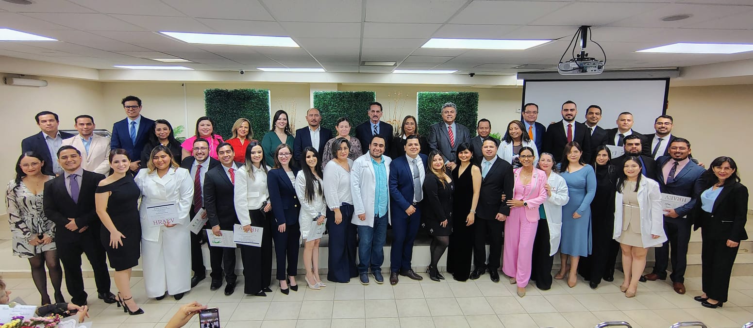 Con el respaldo académico de la Universidad Autónoma de Tamaulipas (UAT), el Hospital Regional de Alta Especialidad de Ciudad Victoria (HRAEV) celebró la ceremonia de egreso de médicos residentes de las generaciones 2021-2025 y 2022-2025
