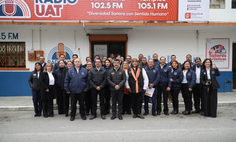 Radio UAT cumplió 33 años y la Universidad Autónoma de Tamaulipas lo celebró en un evento que presidió el Rector Dámaso Anaya Alvarado.