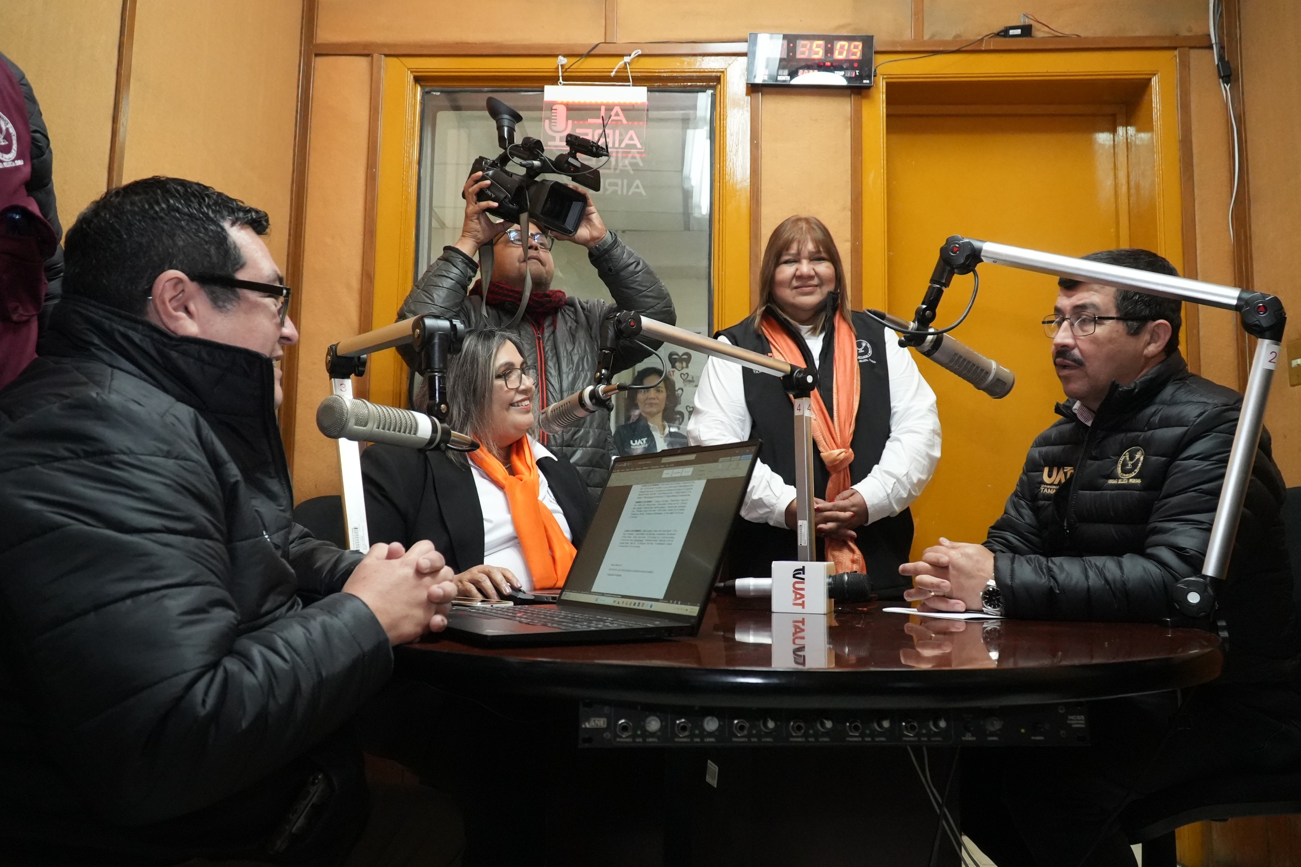 El Rector fue invitado a participar en una entrevista en el programa “Con Mucho Gusto”.