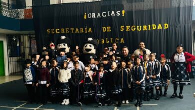 Estudiantes y docentes reconocieron la labor realizada por la Guardia Estatal de Género.
