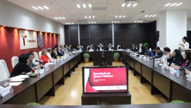 El Secretario de Obras Públicas de Tamaulipas, Pedro Cepeda Anaya, se reunió con diputados del Congreso Local.
