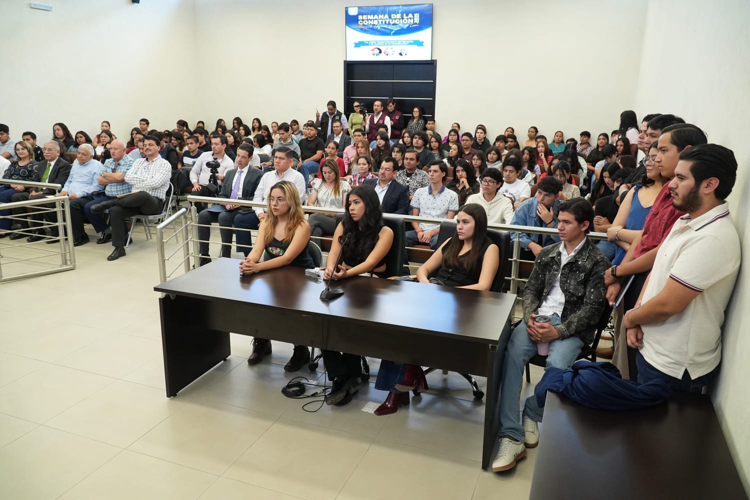 El programa de actividades incluyó un ciclo de conferencias y conversatorios, del 4 al 6 de febrero, realizados en la Sala de Juicios Orales de la Facultad.