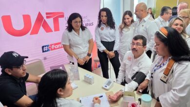 La brigada médica universitaria se llevó a cabo en la Facultad de Comercio, Administración y Ciencias Sociales Nuevo Laredo.