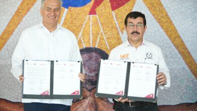 El Rector Dámaso Anaya Alvarado, firmó el acuerdo con el Secretario de Salud en Tamaulipas, Vicente Joel Hernández Navarro.