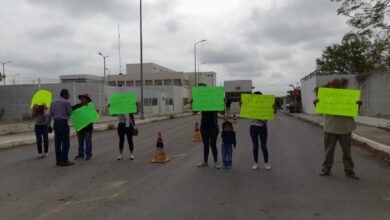 Familiares de motociclista que murió al ser impactado por un automovilista, piden justicia y que responsable responda.