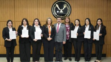 El Rector de la Universidad Autónoma de Tamaulipas (UAT), Dámaso Anaya Alvarado, entregó nombramientos a las titulares que integran las áreas de la Dirección General de Familia UAT.