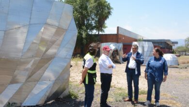 El Gobernador y la presidenta del DIF Tamaulipas, supervisan escultura de la virgen que se instalará en El Chorrito y mural en el Polideportivo.