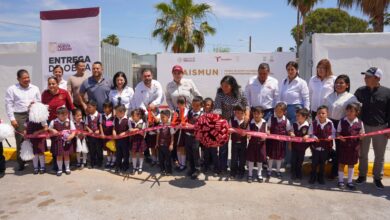 Carmen Lilia Canturosas Villarreal encabezó la entrega de nuevas obras de infraestructura en dos jardines de niños ubicados en las colonias Granjas Regina e Insurgentes.
