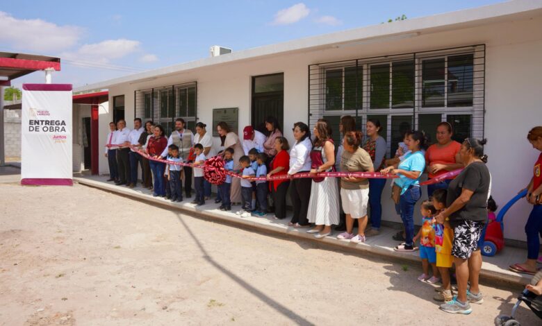 La alcaldesa Carmen Lilia Canturosas Villarreal encabezó la entrega de dos obras de infraestructura que beneficiarán directamente a estudiantes de nivel preescolar y secundaria.