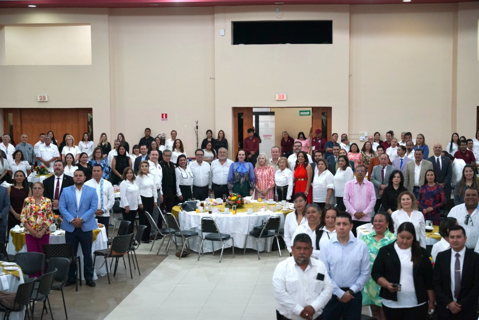 La alcaldesa reiteró su respaldo firme y continuo al gremio docente.