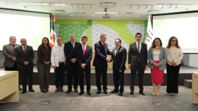 El Gobernador Américo Villarreal Anaya recibió del Instituto Federal de Telecomunicaciones (IFT), dos nuevos Títulos de Concesión para la prestación del servicio de Radio FM en San Fernando, y de un canal de televisión.