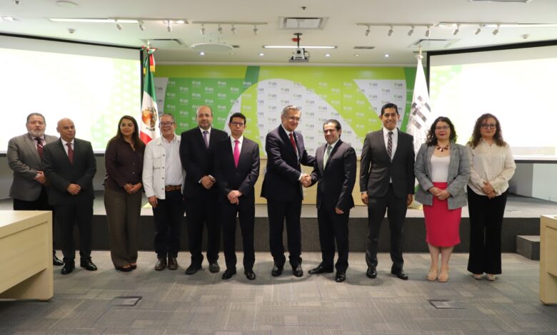 El Gobernador Américo Villarreal Anaya recibió del Instituto Federal de Telecomunicaciones (IFT), dos nuevos Títulos de Concesión para la prestación del servicio de Radio FM en San Fernando, y de un canal de televisión.