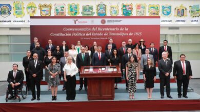 Los titulares de los tres poderes del Estado y diputados del Congreso de Tamaulipas, realizaron una guardia en el “Muro de Honor de los Constituyentes Tamaulipecos”.