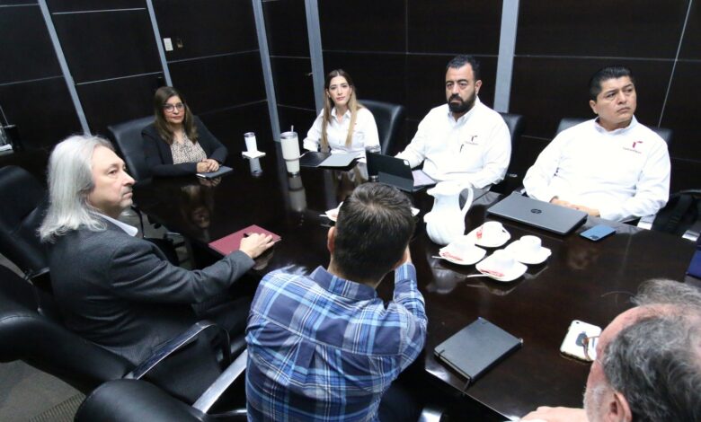 La mesa de trabajo fue encabezada por la secretaria de Desarrollo Urbano y Medio Ambiente, Karina Lizeth Saldívar Lartigue.