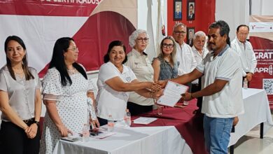 Se entregaron 150 certificados de educación básica a igual número de personas que concluyeron su educación primaria y secundaria.