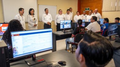 Entrega Rector equipamiento en la Facultad de Ciencias de la Educación y Humanidades.