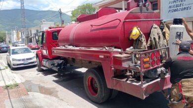 Al arribar al inmueble, se detectó un cilindro de gas LP de 30 kilos con fuga en la parte baja.