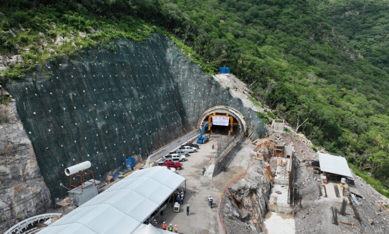 Américo Villarreal Anaya refrenda su compromiso con el desarrollo sustentable, al avanzar en la construcción de la autopista Mante–Ocampo–Tula.