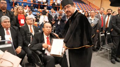 Se reconoció públicamente a 165 docentes por esta trayectoria, que va desde los quince hasta los cuarenta y cinco años de servicio.