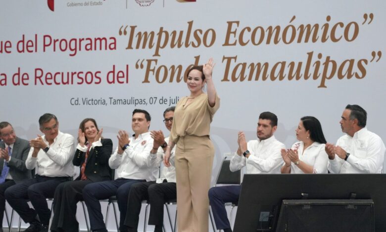 Durante el evento, celebrado en la capital del estado, el mandatario estuvo acompañado por la presidenta municipal de Nuevo Laredo, Carmen Lilia Canturosas Villarreal y otros alcaldes.