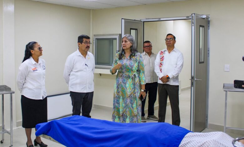 El Rector entregó moderno equipamiento para la enseñanza y la práctica clínica de enfermería; y encabezó los trabajos de la 13.ª Reunión del Colegio de Directores de la máxima casa de estudios del estado.