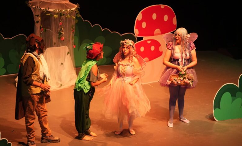 La Universidad Autónoma de Tamaulipas (UAT) presentó con gran éxito la obra “Hadas y trols del jardín”, a cargo del Grupo de Teatro Universitario de la Dirección de Cultura y Arte UAT.