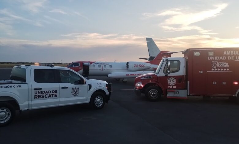 Por instrucciones de la alcaldesa Carmen Lilia Canturosas, se activó un operativo especial para escoltar al equipo médico que llegó al Aeropuerto Quetzalcóatl de Nuevo Laredo.