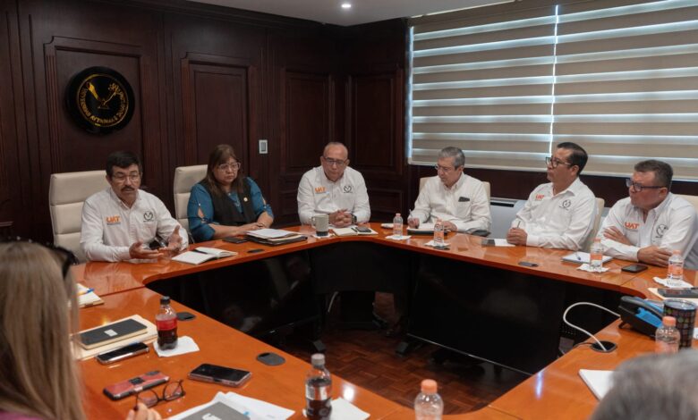 El Rector Dámaso Anaya se reunió con titulares de las secretarías y dependencias de la administración central de la UAT para afinar detalles de la planeación académica y operativa previo al arranque del período de clases Otoño 2025.