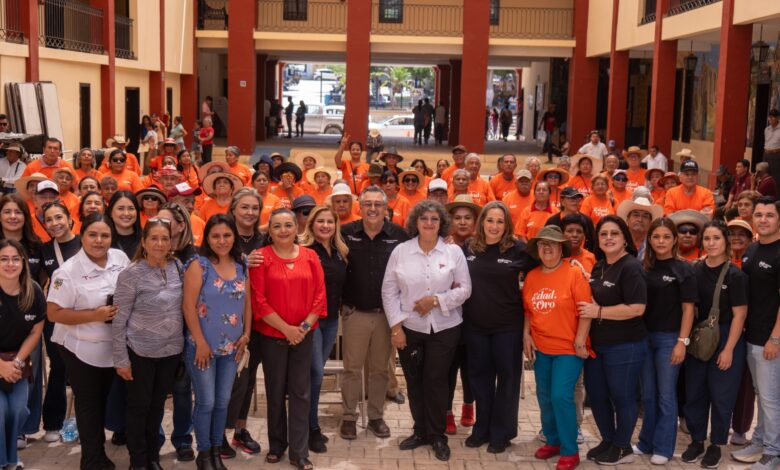 Las y los abuelitos visitaron sitios emblemáticos en Tula.