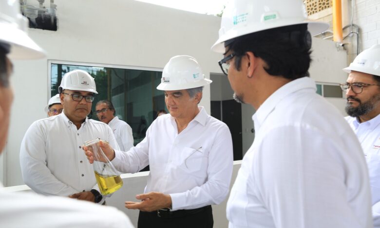 El Gobernador Américo Villarreal Anaya efectuó un recorrido por las instalaciones de la planta de la empresa Green Bauen que transforma plásticos en combustibles.
