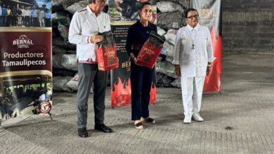La Presidenta de México, Claudia Sheinbaum Pardo, recorrió las instalaciones de la empacadora de carbón vegetal “El Bernal”.